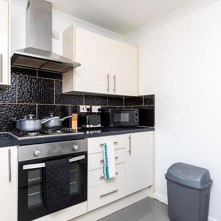 19A The Broadwalk - Cozy 1Br In The Heart Of Crawley Near Gatwick Airport Great For Contractors And Flight Crew Students Crawley (West Sussex) Exterior foto