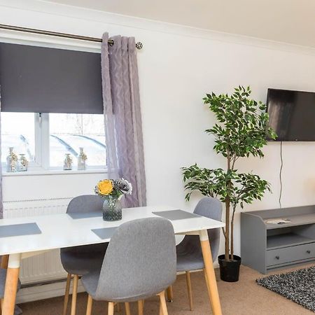 19A The Broadwalk - Cozy 1Br In The Heart Of Crawley Near Gatwick Airport Great For Contractors And Flight Crew Students Crawley (West Sussex) Exterior foto