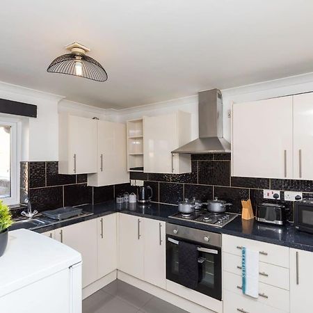 19A The Broadwalk - Cozy 1Br In The Heart Of Crawley Near Gatwick Airport Great For Contractors And Flight Crew Students Crawley (West Sussex) Exterior foto